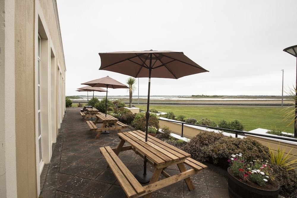 雷迪森公园客栈香农机场酒店 香侬 外观 照片